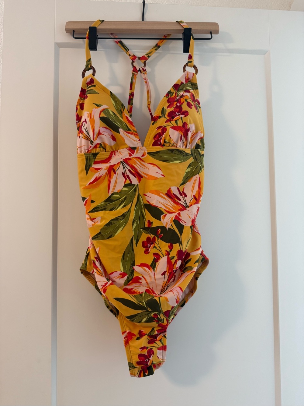 Kona Sol Women’s One Piece swimsuit/Size L